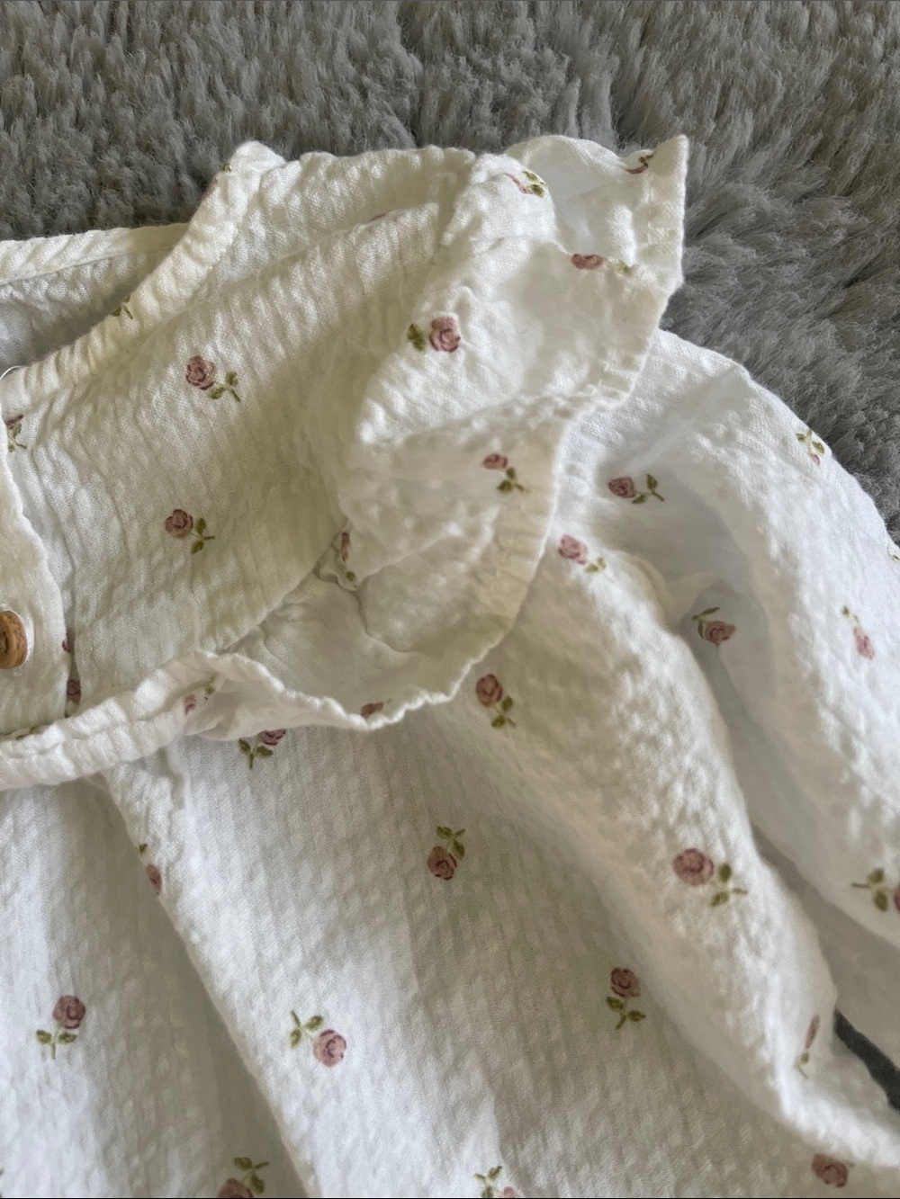 H&M Cream Two-Piece Floral Ruffle Collar Set - Picture 4 of 6